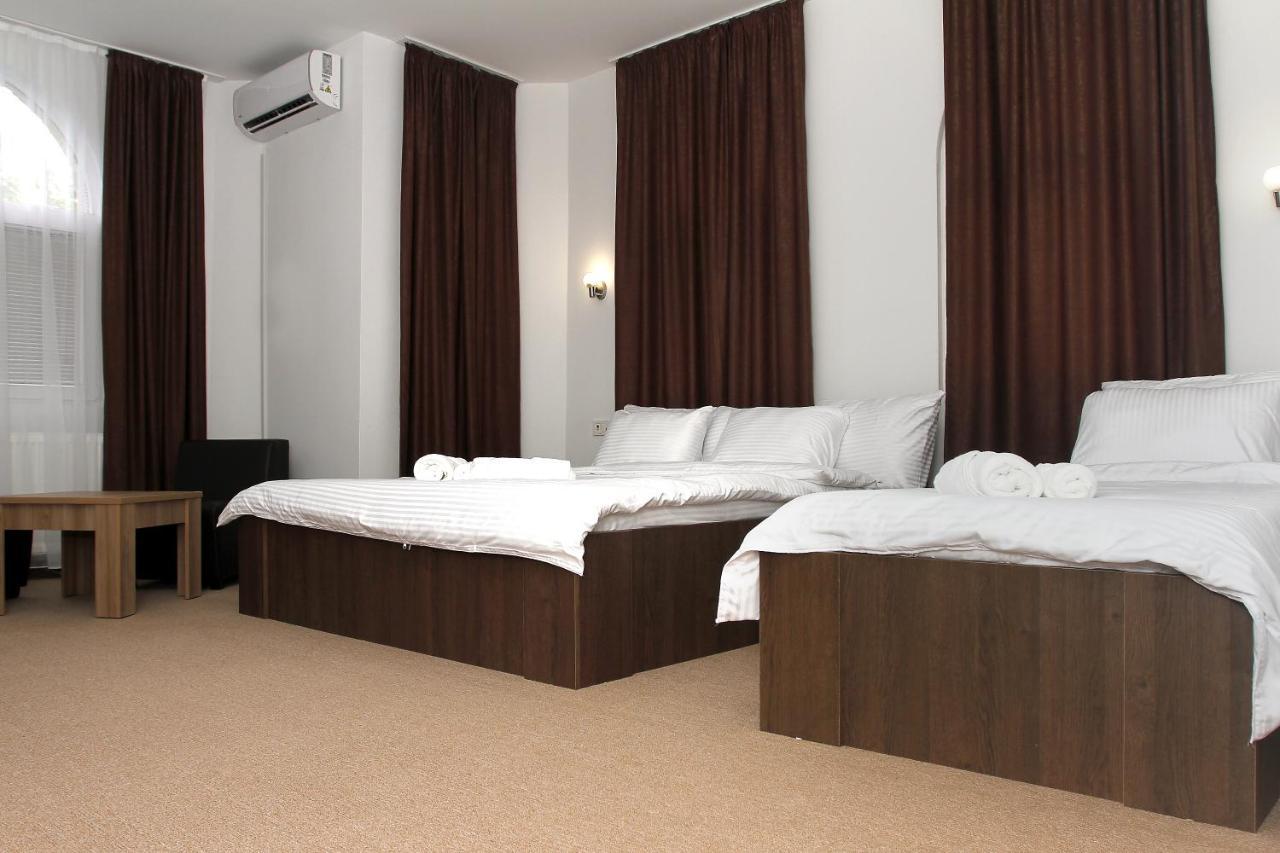 Hotel Andalus Скопье Экстерьер фото