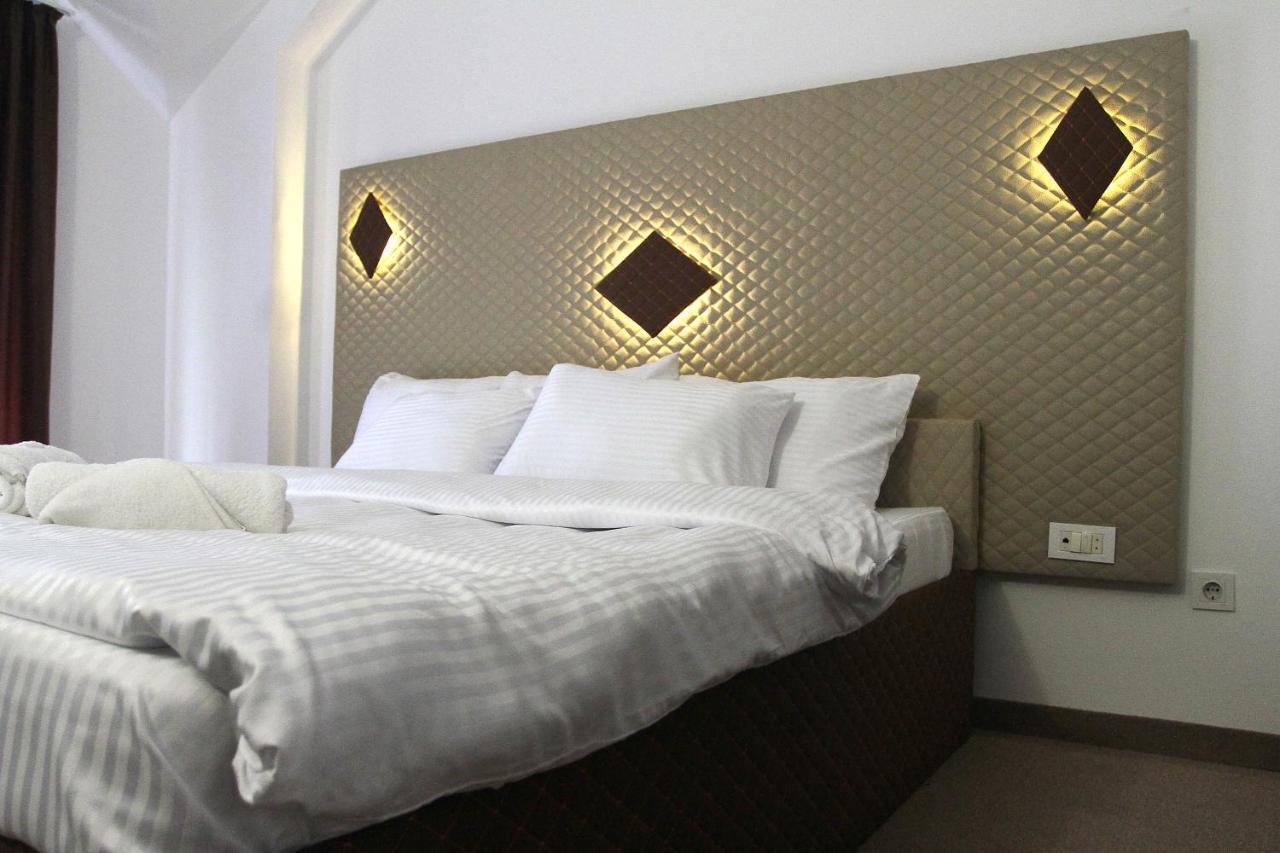 Hotel Andalus Скопье Экстерьер фото