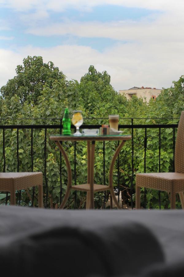 Hotel Andalus Скопье Экстерьер фото