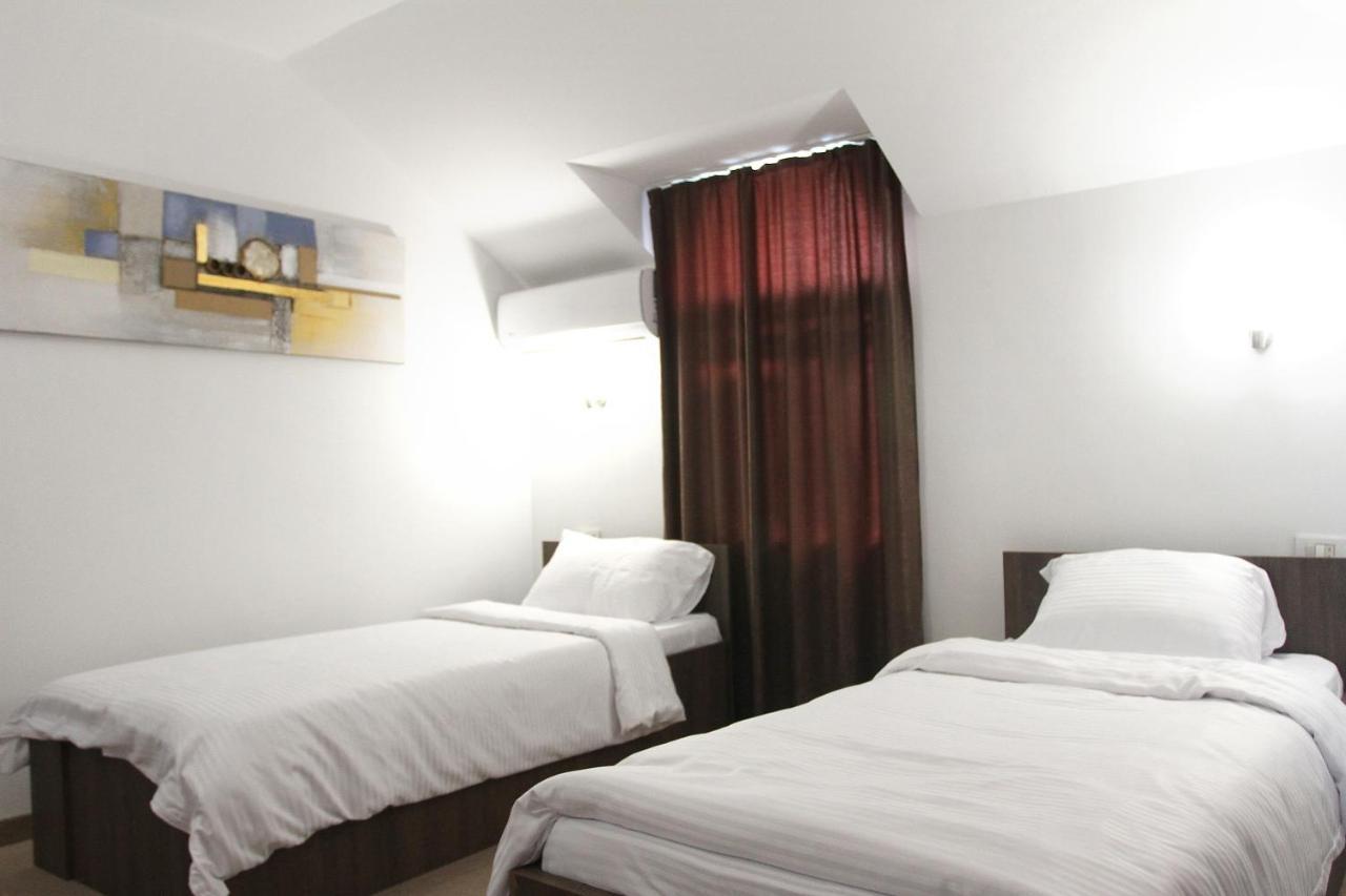 Hotel Andalus Скопье Экстерьер фото
